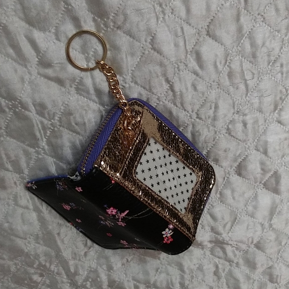 Sold - Picture 3 of 6